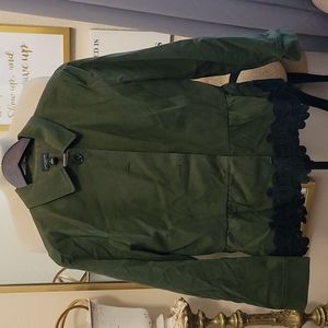 Feminine army jacket with lace.